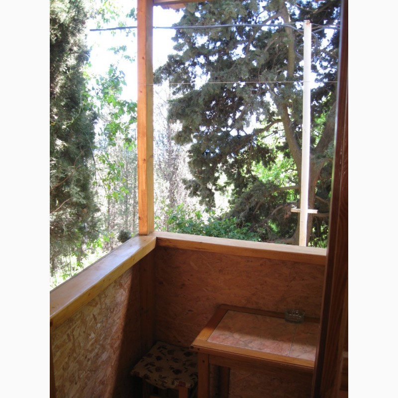 Фото 5. Сдаю отдельный коттедж с балконом - под ключ, на двоих человек, в поселке Симеиз