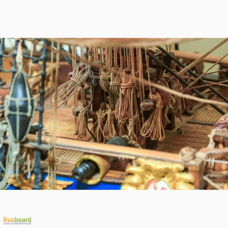 Фото 4. Стендовая модель парусного корабля 17 века