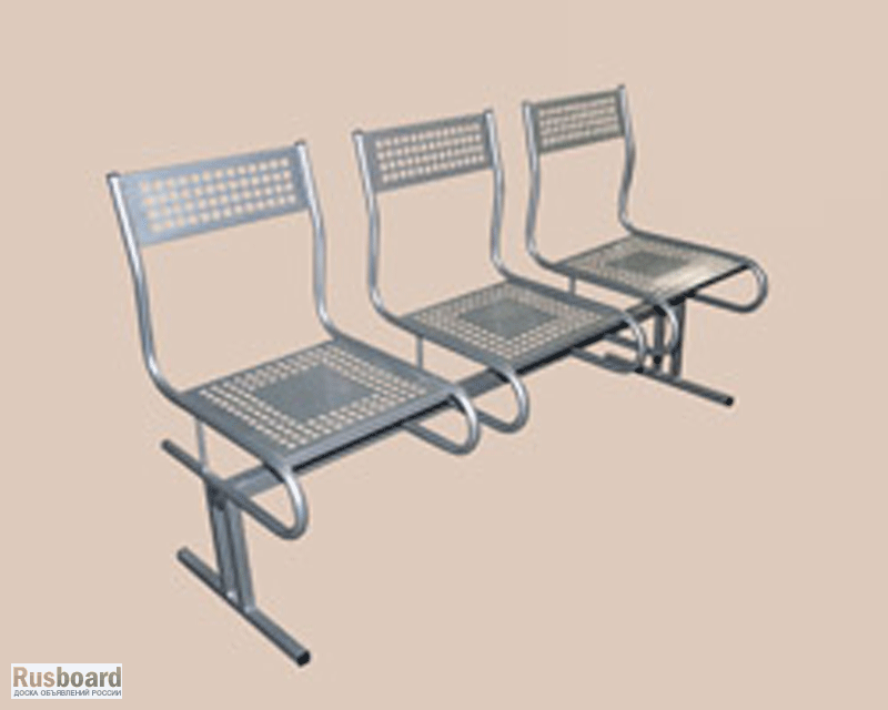Фото 2. Перфорированные многоместные секции стульев