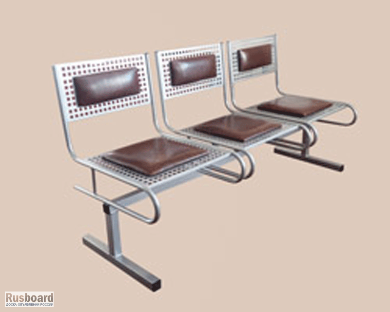 Фото 3. Перфорированные многоместные секции стульев