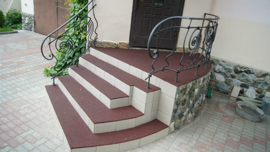 Фото 6. Противоскользящее покрытие для ступеней и лестницы по минимальной цене
