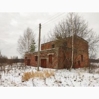 Нежилое кирпичное здание в с. Мелешино