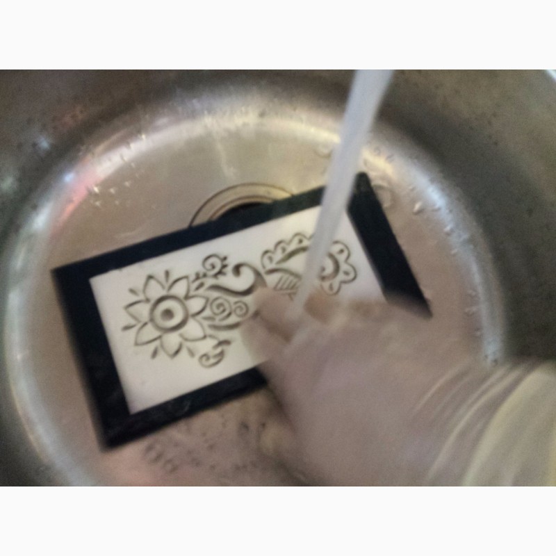 Фото 4. Гель zenfi для удаления защитной краски и амальгамы с зеркала