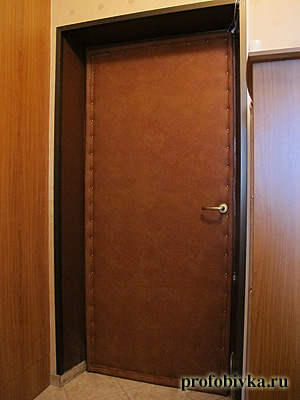 Фото 3. Обшивка, обивка, перетяжка входных дверей дермантином