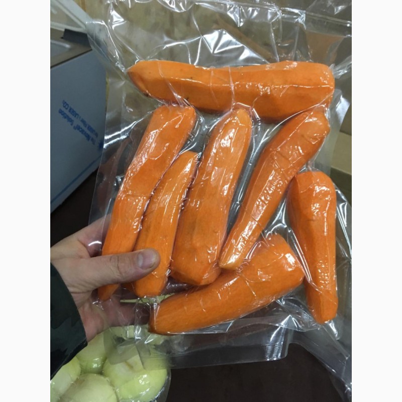 Фото 6. Овощи очищенные в вакуумной упаковке (картофель, лук, морковь, чеснок, свекла)