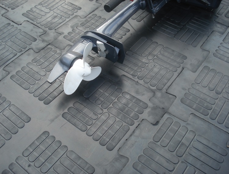 Фото 14. Литое резиновое покрытие из плиток для быстрого пола в гараже «Резиплит – Паркет»
