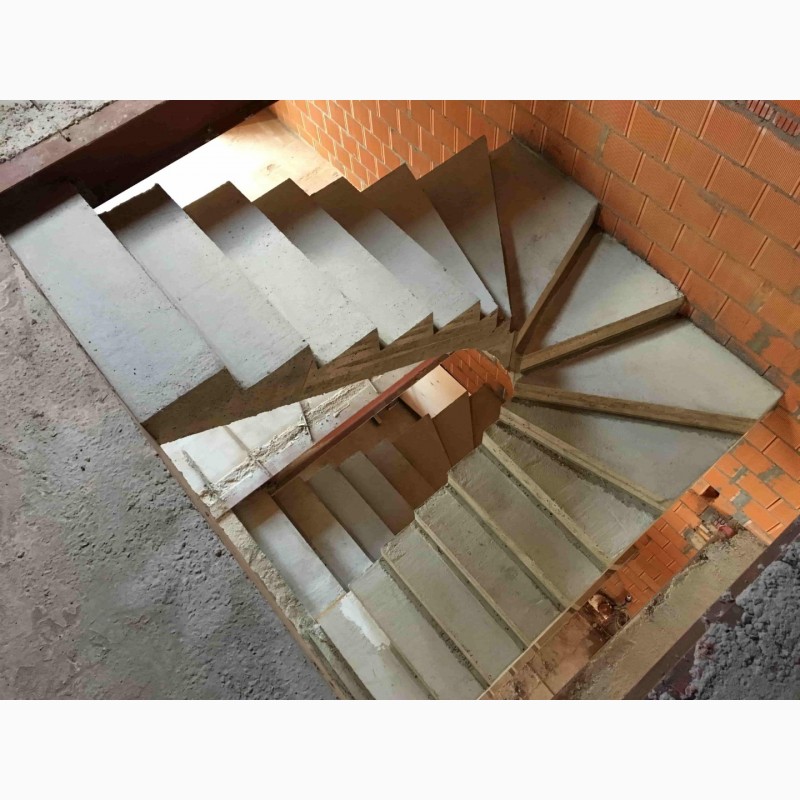 Фото 5. Ремонт и покрытие лестниц, ступеней