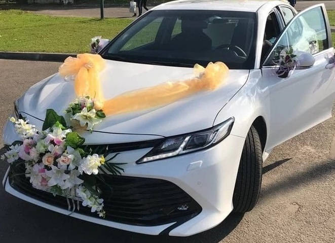 Фото 4. Полное украшение машин на свадьбу в подарок молодоженам