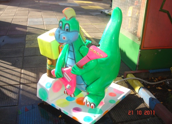 Фото 5. Продам б/у аттракцион Автомат-качалка Dino con Chitarra (Динозавр с гитарой)