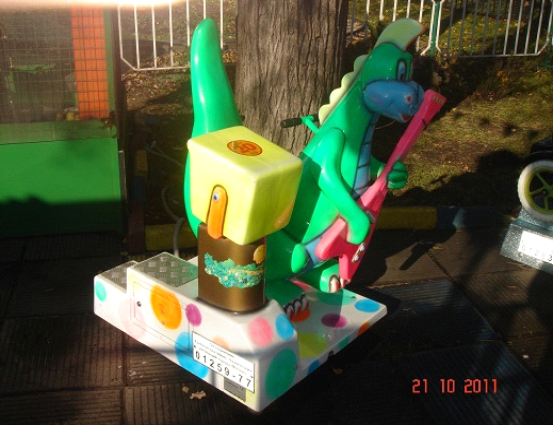 Фото 6. Продам б/у аттракцион Автомат-качалка Dino con Chitarra (Динозавр с гитарой)